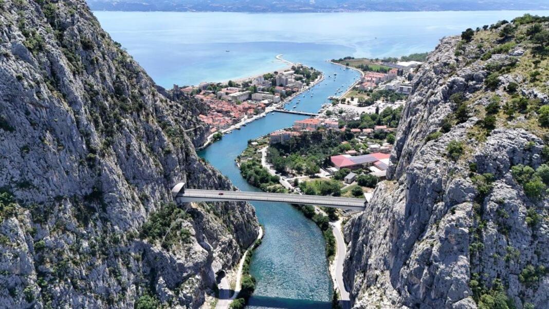 Apartment Mlija Omis Exterior photo